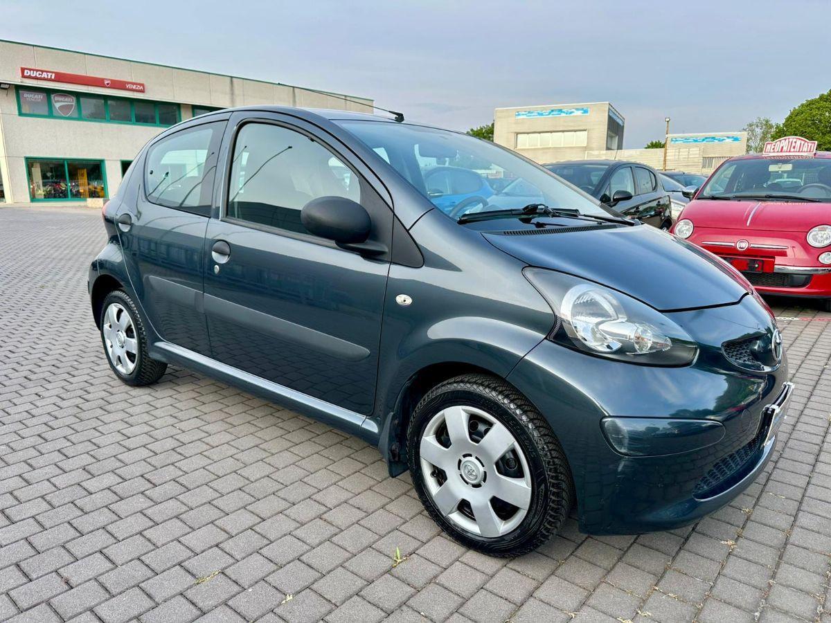 TOYOTA - Aygo - 12V VVT-i 5 porte Now