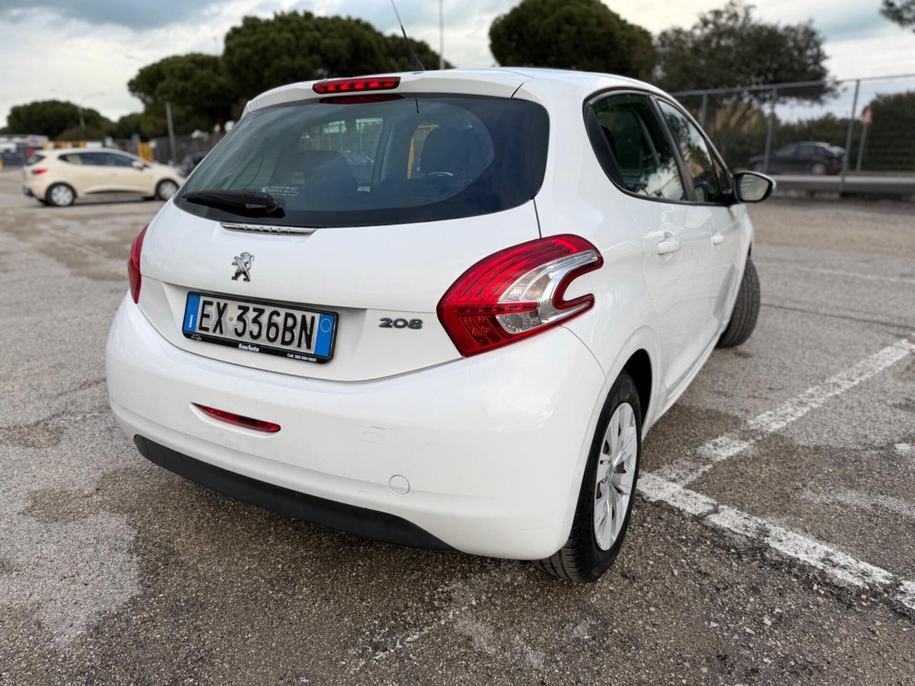 Peugeot 208 1.4 HDi 68 CV 5 porte Allure