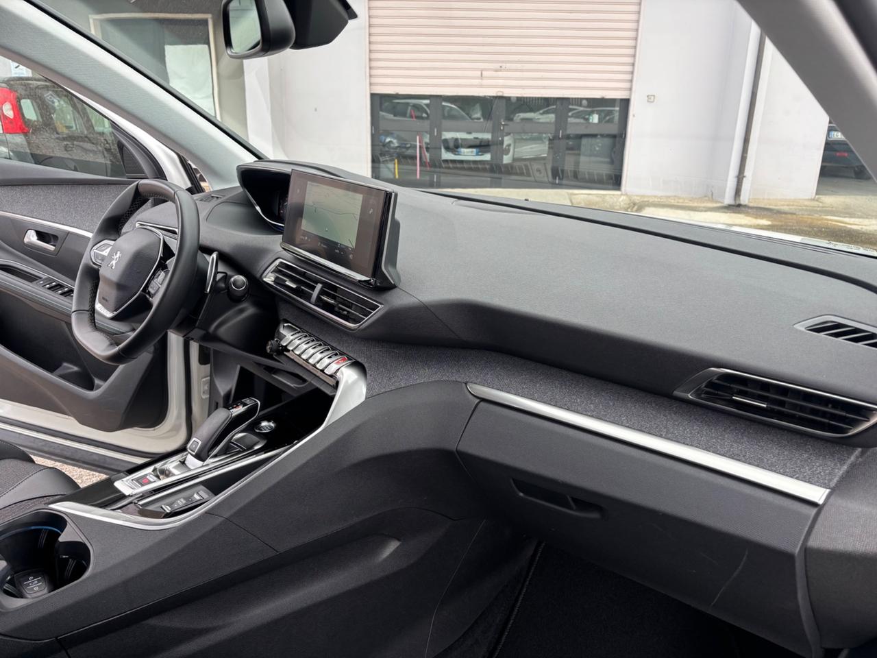 Peugeot 3008 BlueHDi 130 S&S EAT8 Allure