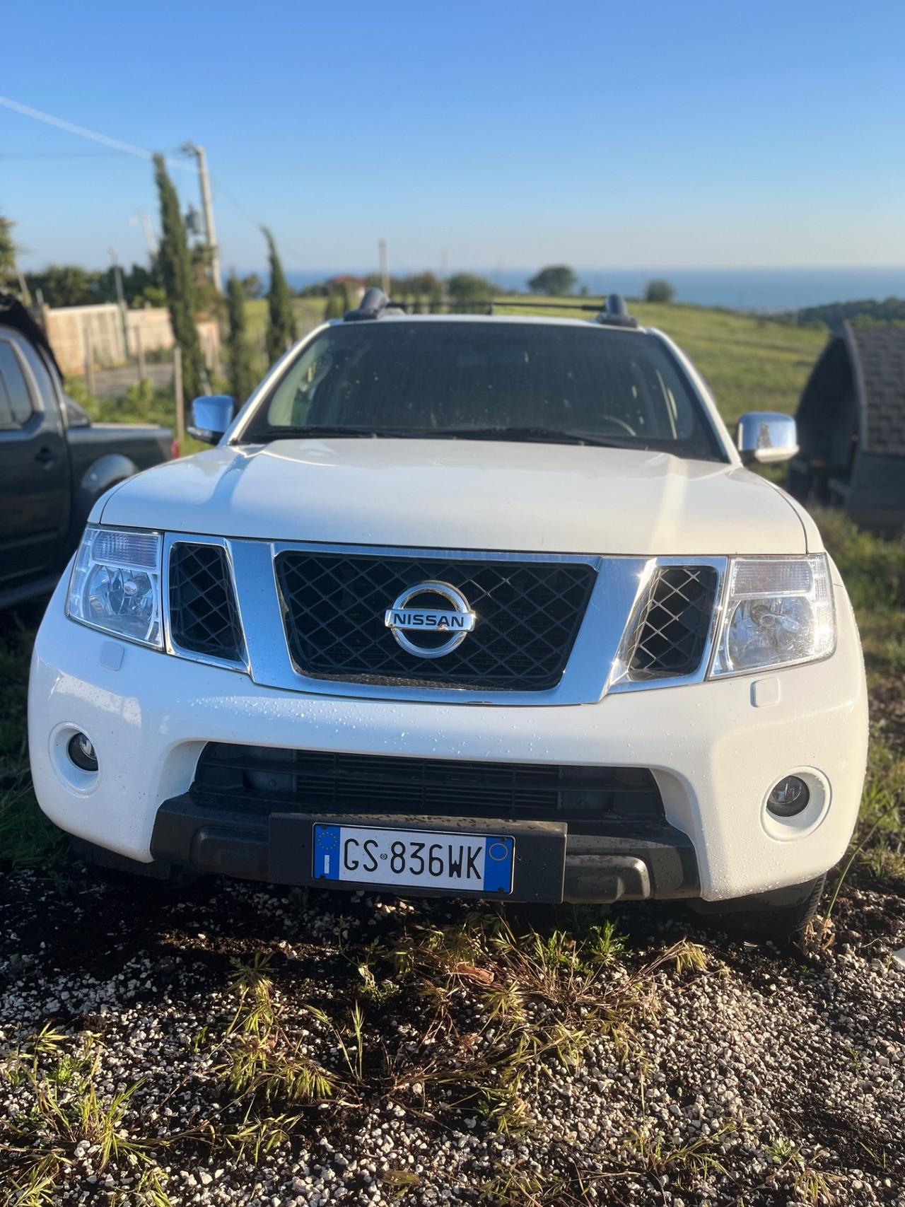Nissan Navara 3.0cc v6 full optional gancio e hartop