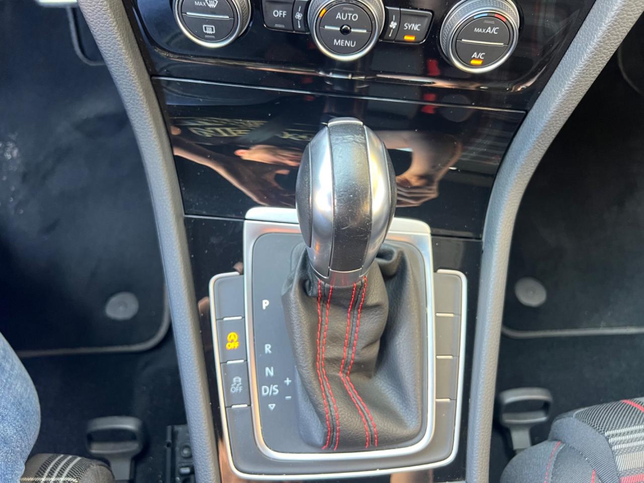 Volkswagen Golf GTI Performance 2.0 245 CV TSI 26000 KM