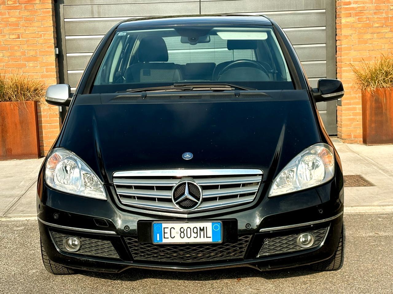 MERCEDES A180(benz)-Pelle,Navi-RESTYLING-2010