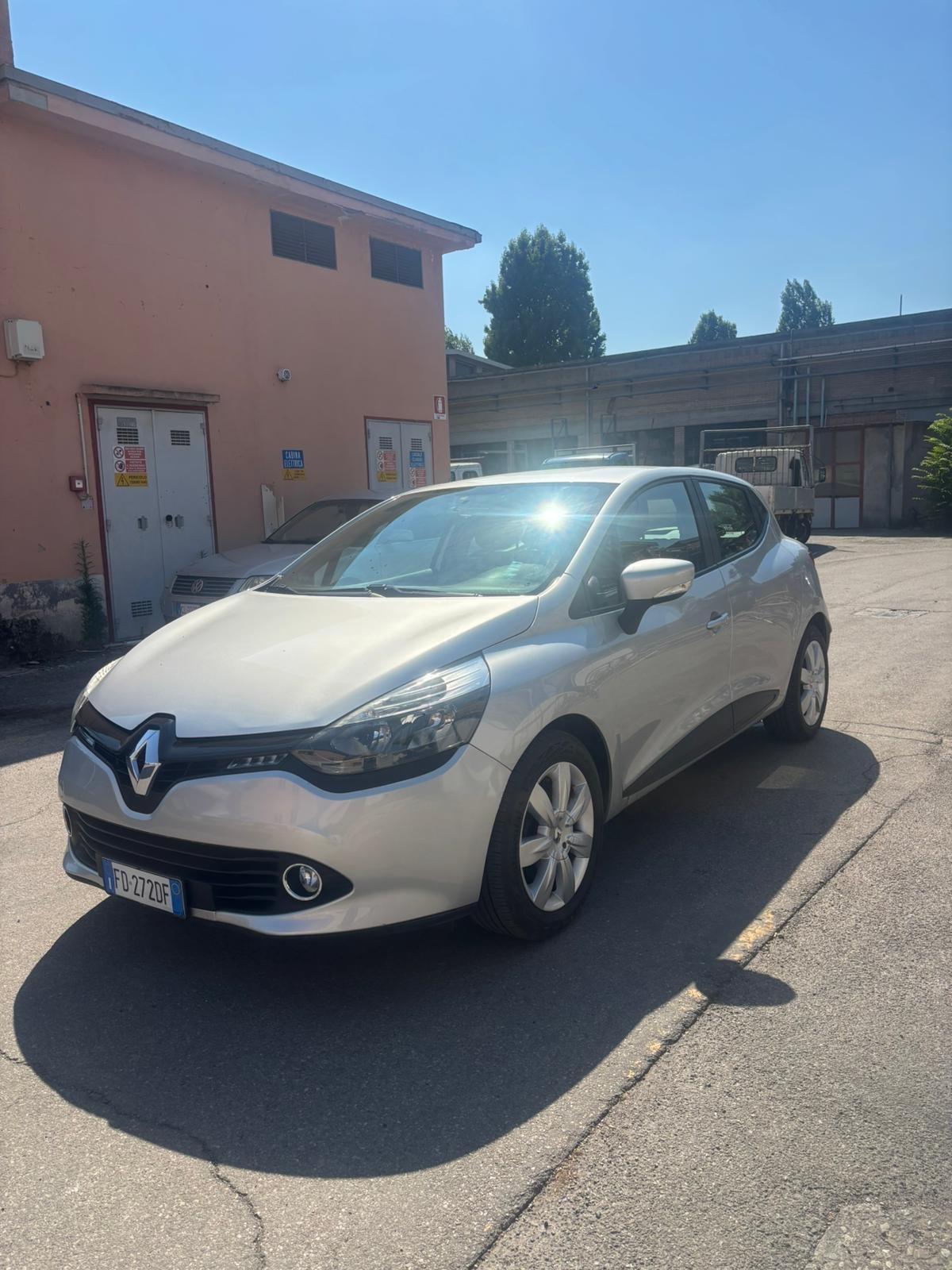 Renault Clio 1.2 75CV 5 porte Zen