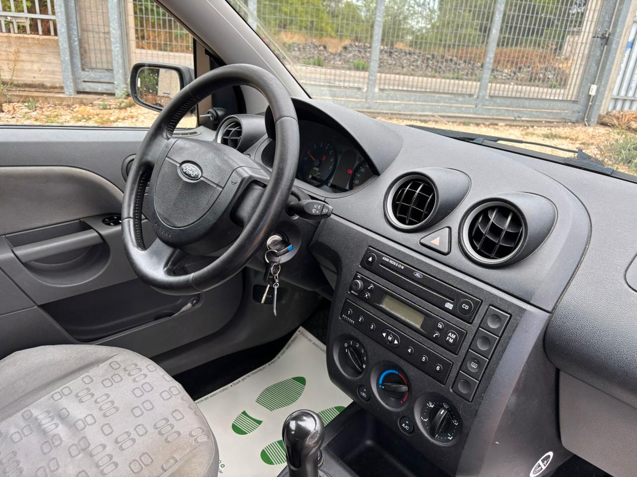 Ford Fiesta 1.2 16V 5p. Ambiente