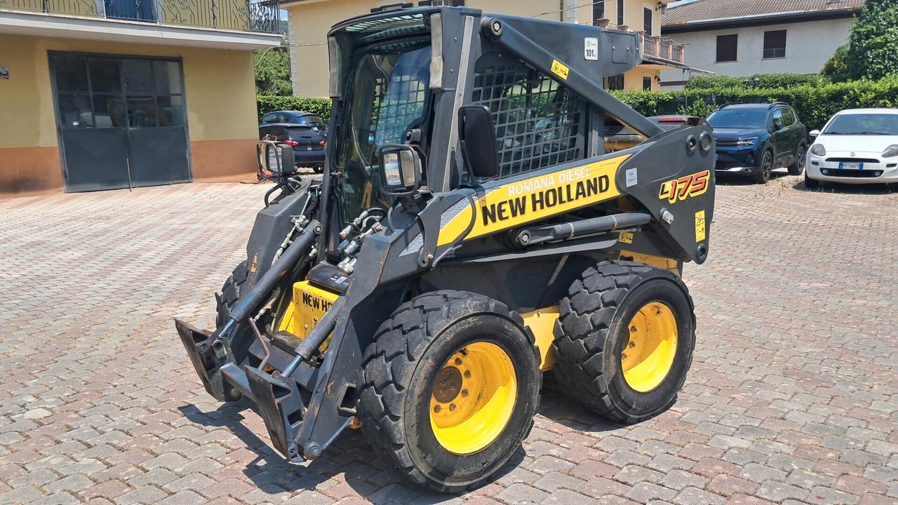 minipala gommata New Holland 175q30
