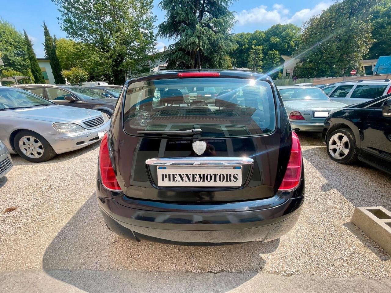 Lancia Ypsilon 1.2 NEOPATENTATI GARANZIA TAGLIANDATA