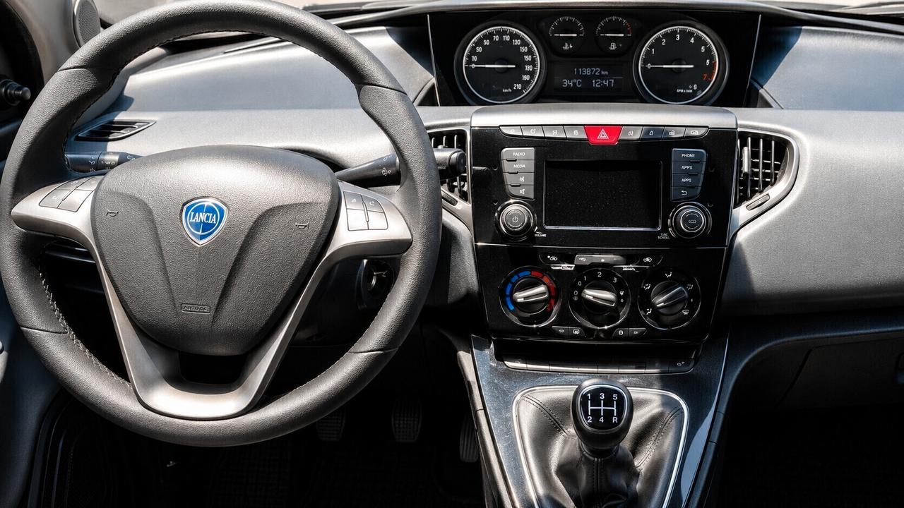 LANCIA Y 1.2 Benzina leggere la descrizione