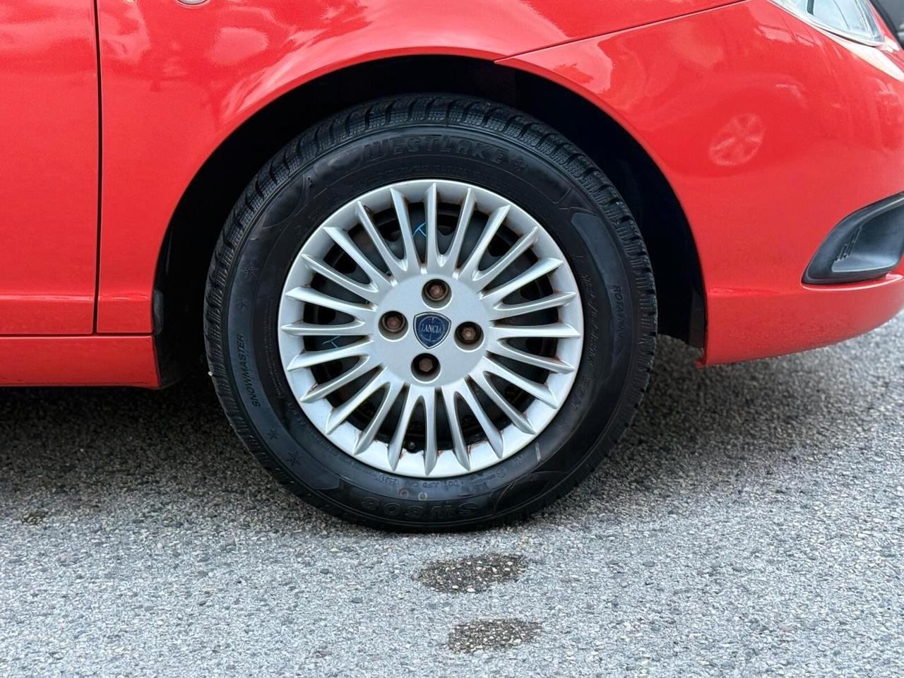 Lancia Ypsilon 1.2 Argento