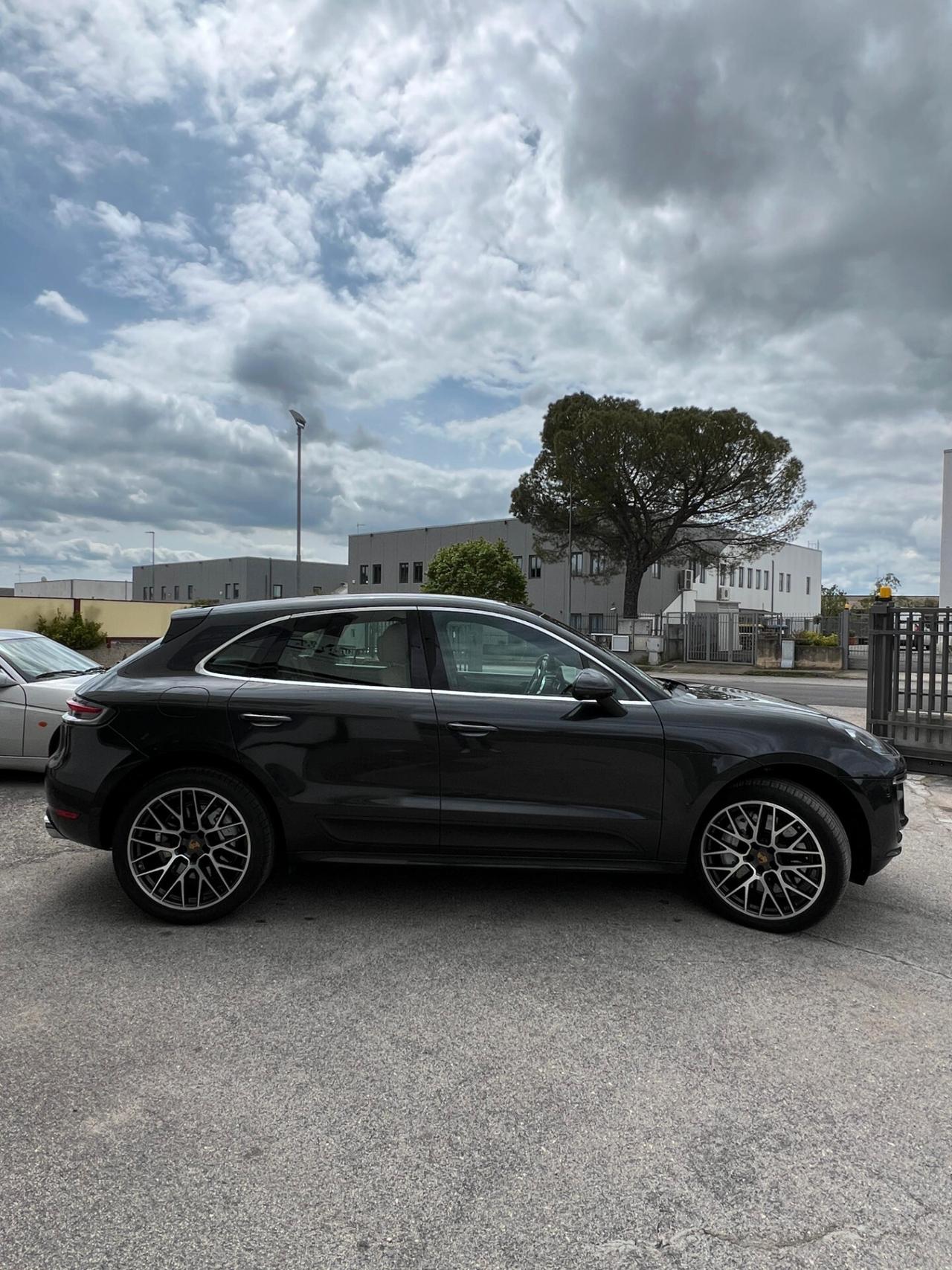 Porsche Macan TURBO IVA ESPOSTA