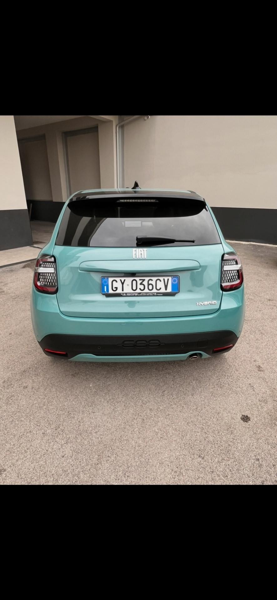 Fiat 600 Hybrid 110 CV DCT MHEV La Prima