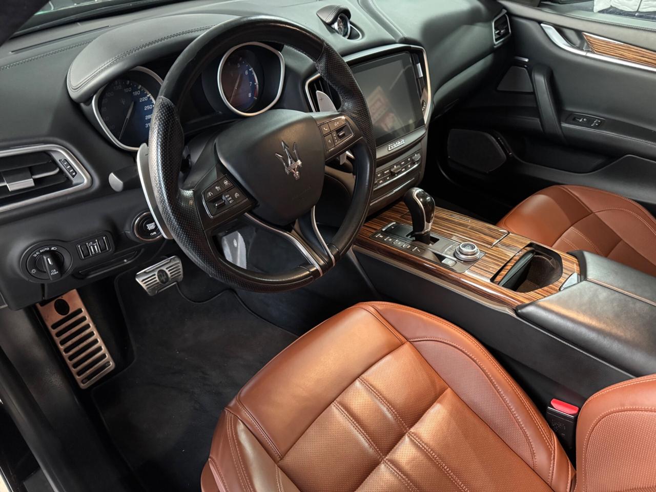 Maserati Ghibli V6 430 CV Q4 Gransport