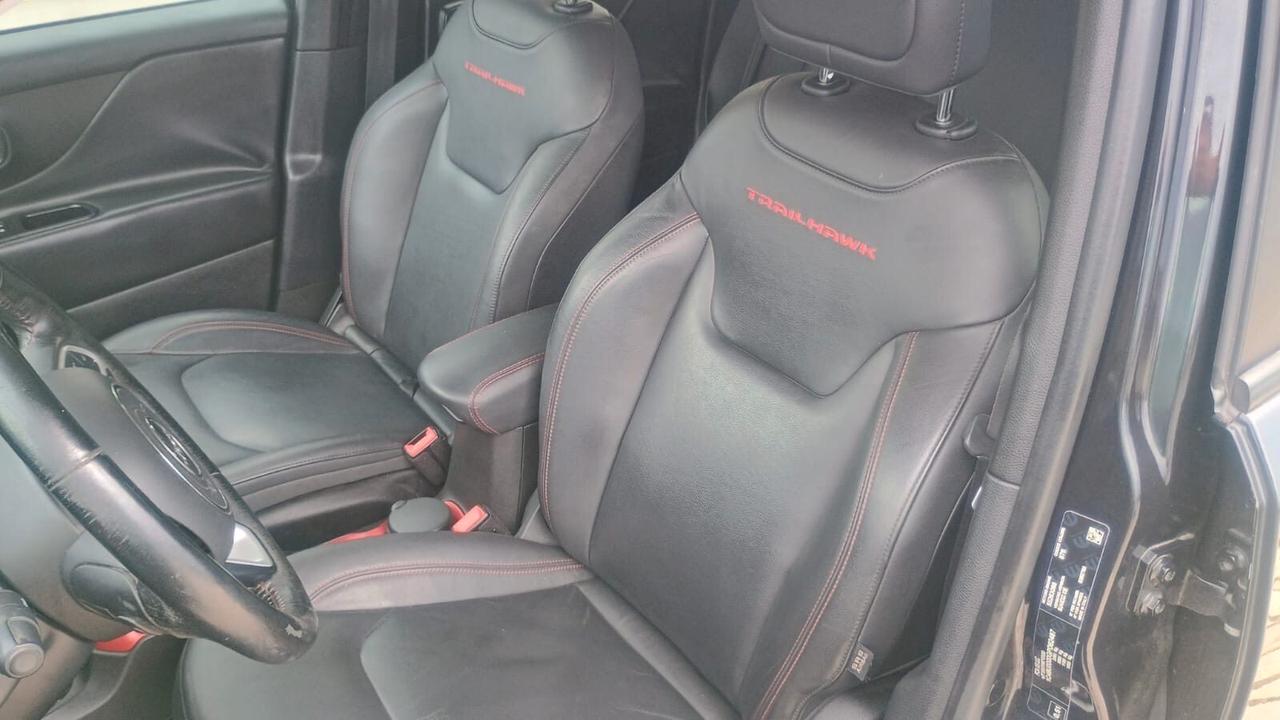 Jeep Renegade 2.0 Mjt 170CV 4WD Active Drive Low Trailhawk