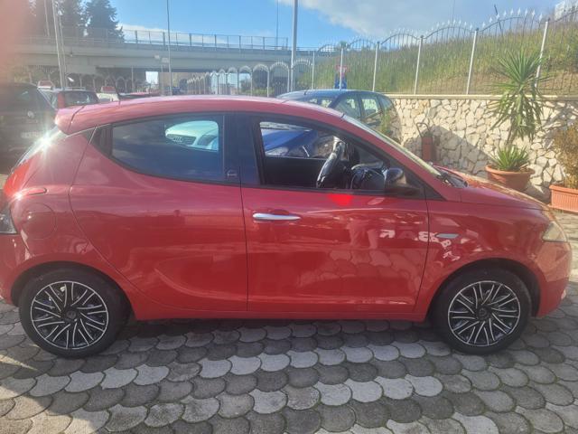 LANCIA Ypsilon 1.0 FireFly 5 porte S&S Hybrid Ecochic Silver