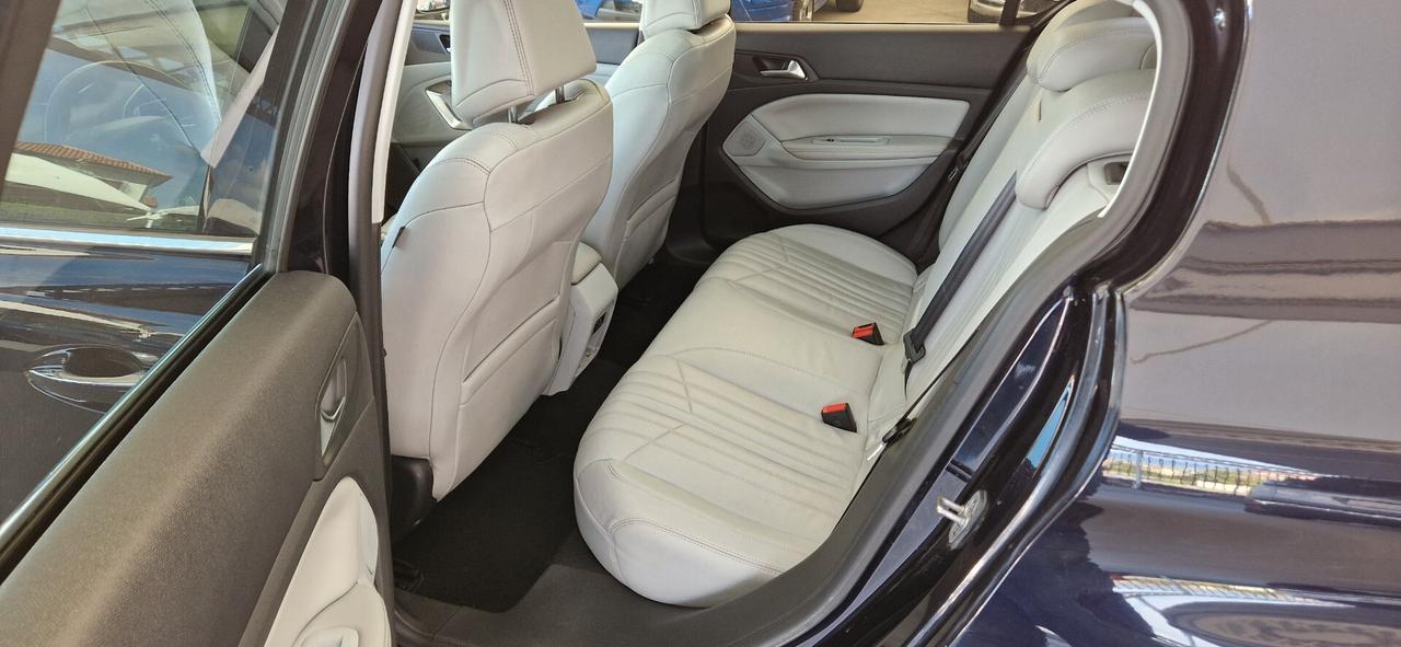 Peugeot 308 1.6 HDi 115cv ALLURE * Tetto Panoramico , Led , Retrocam. *