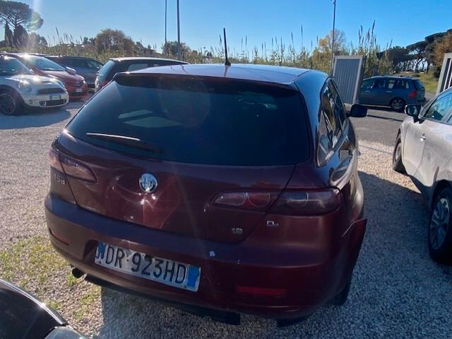 Alfa Romeo 159 1.9 JTDm 16V Sportwagon Distinctive