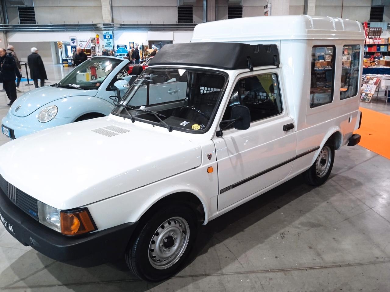 Fiat 127 1050 fiorino autovettura 6 posti ASI