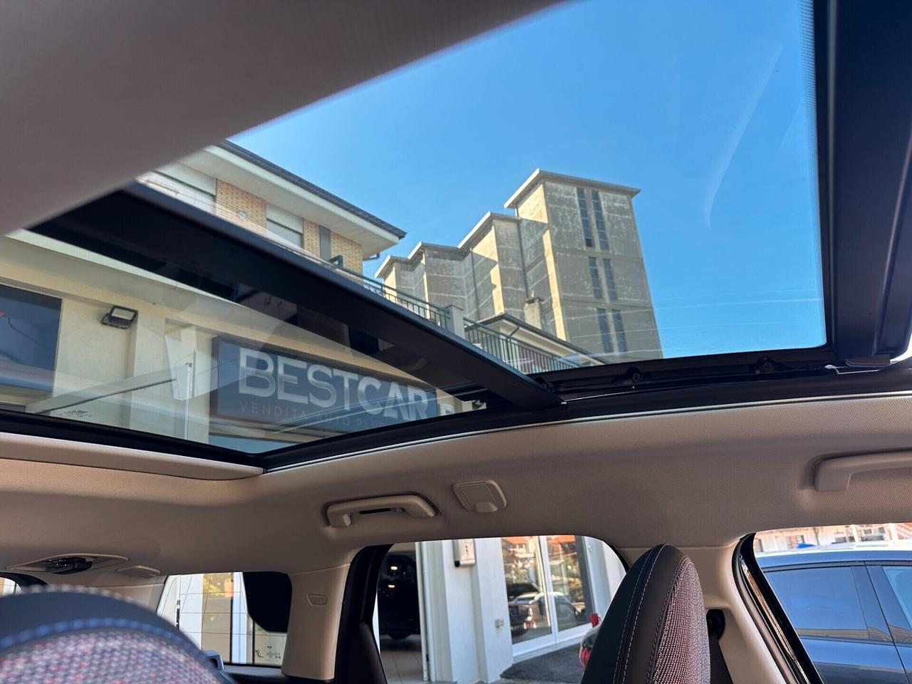 Mini Countryman C Autom. / PANORAMA / R18 / LED AMBIENT / PELLE / FARI MATRIX