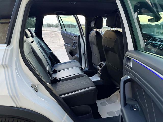 VOLKSWAGEN Tiguan 2.0 TDI 150 CV SCR DSG R-Line LUCI AMBIENTE