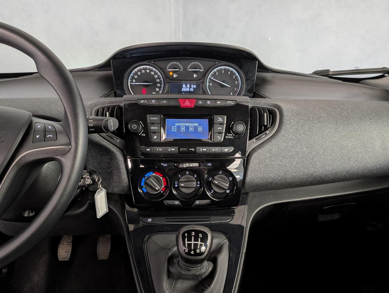 Lancia Ypsilon 1.0 Hybrid 70cv Silver