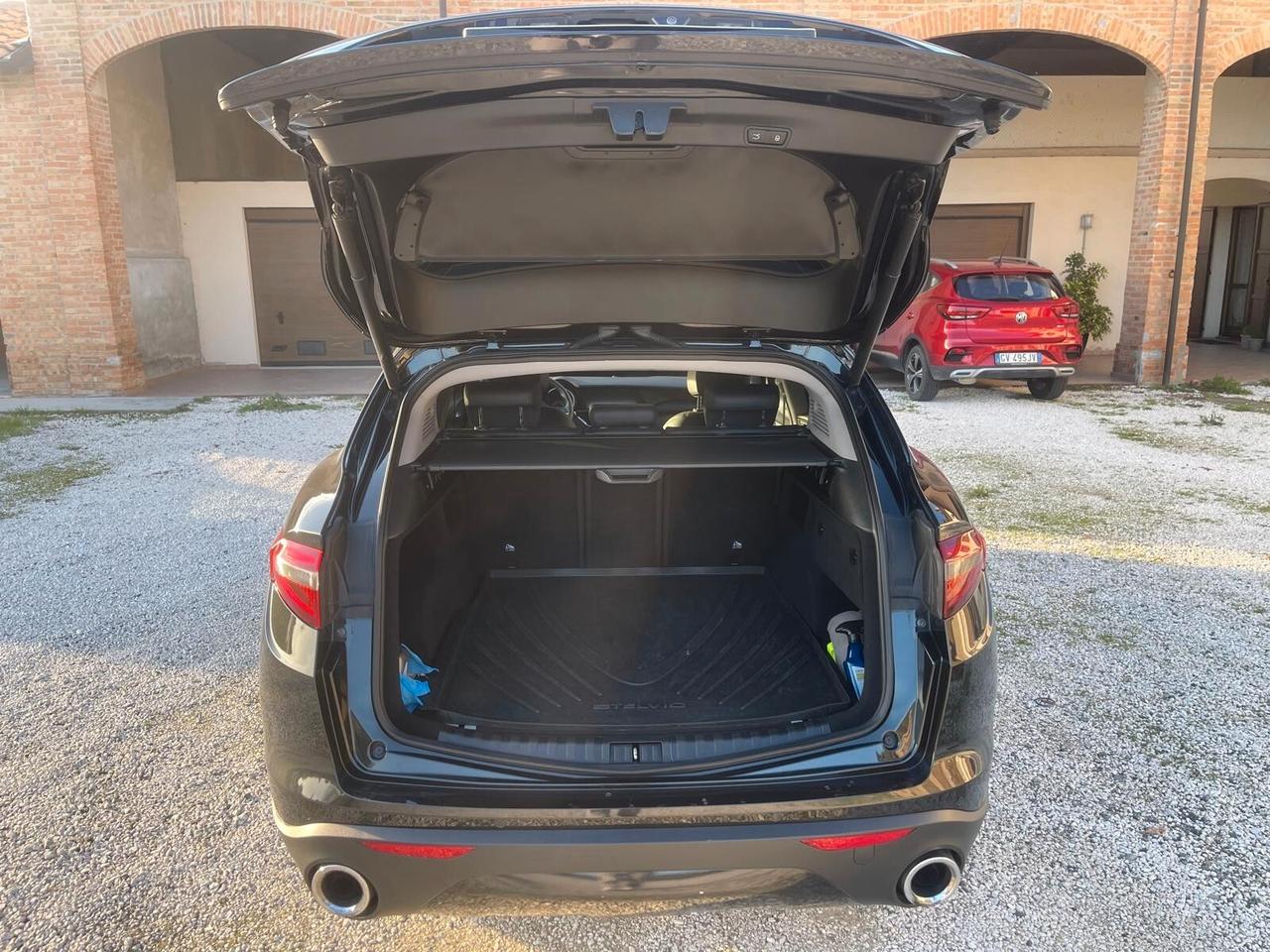 Alfa Romeo Stelvio 2.0 Turbo 200 CV AT8 Q4 Executive