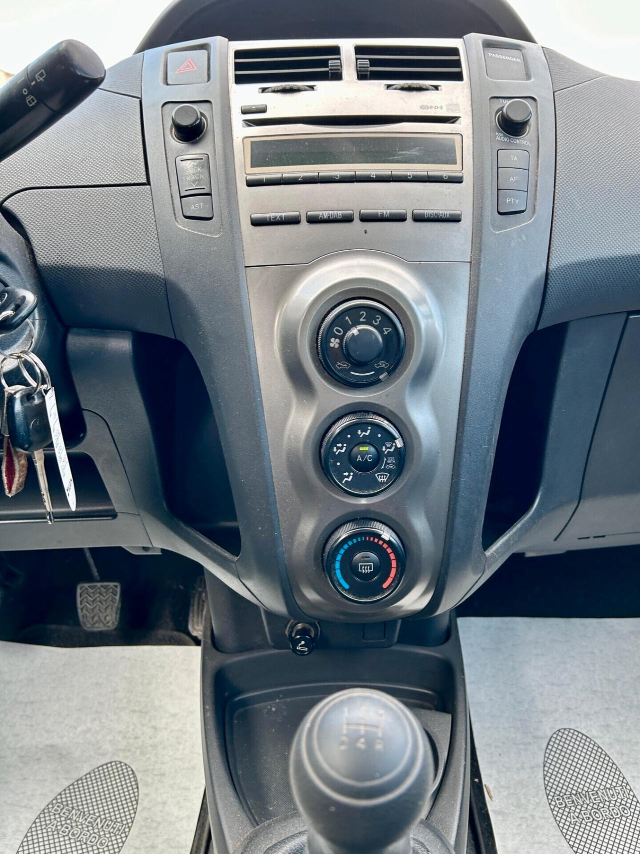Toyota Yaris 1.0 5 porte Sol - OK NEOPATENTATO