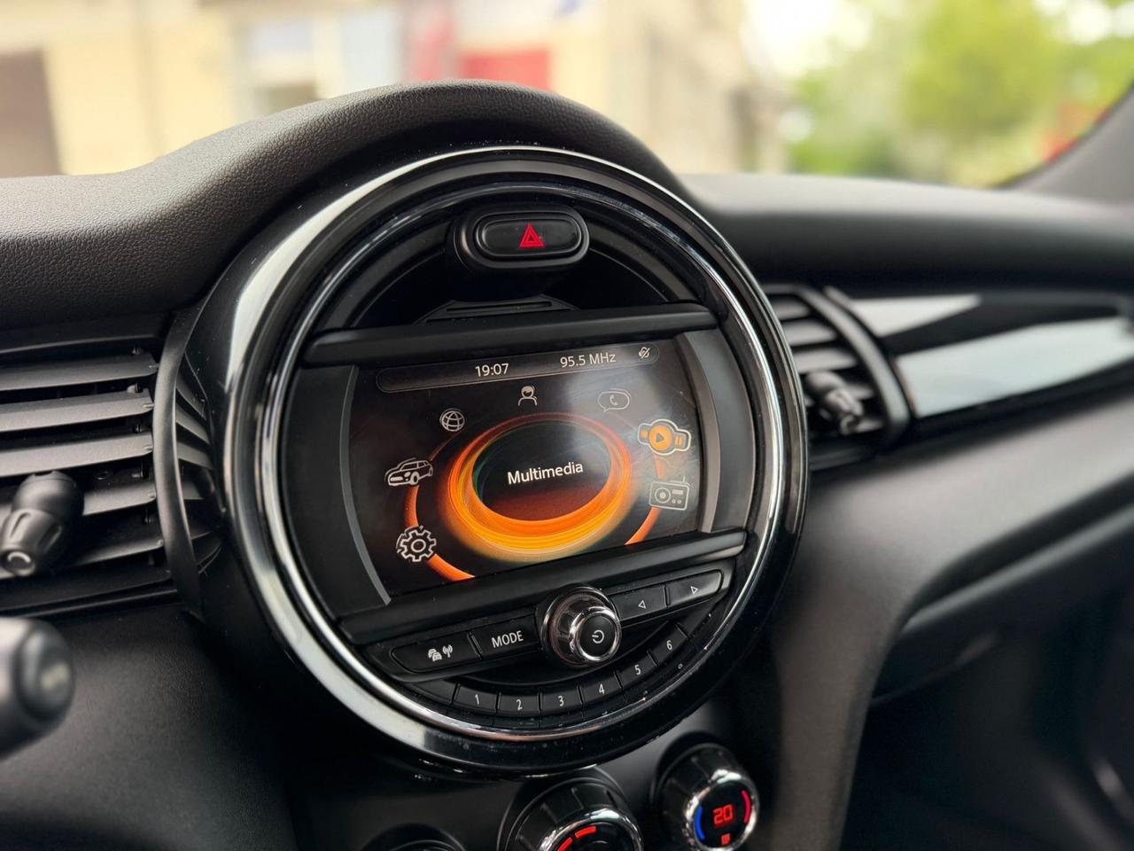 Mini 1.5 Cooper D Business XL Neopatentati