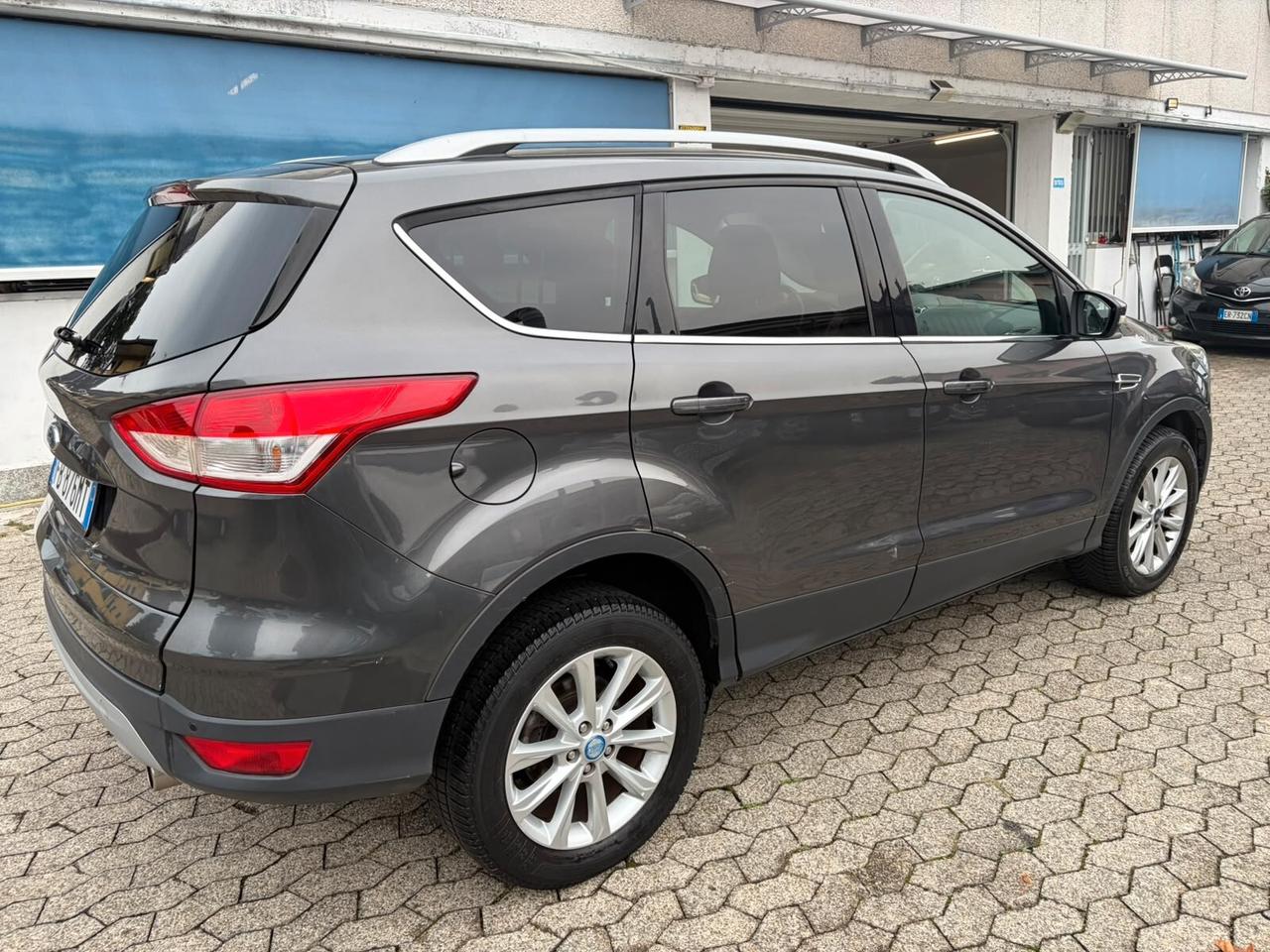 Ford Kuga 2.0 TDCI 150 CV S&S 4WD Powershift Business*EURO6*CERCHI