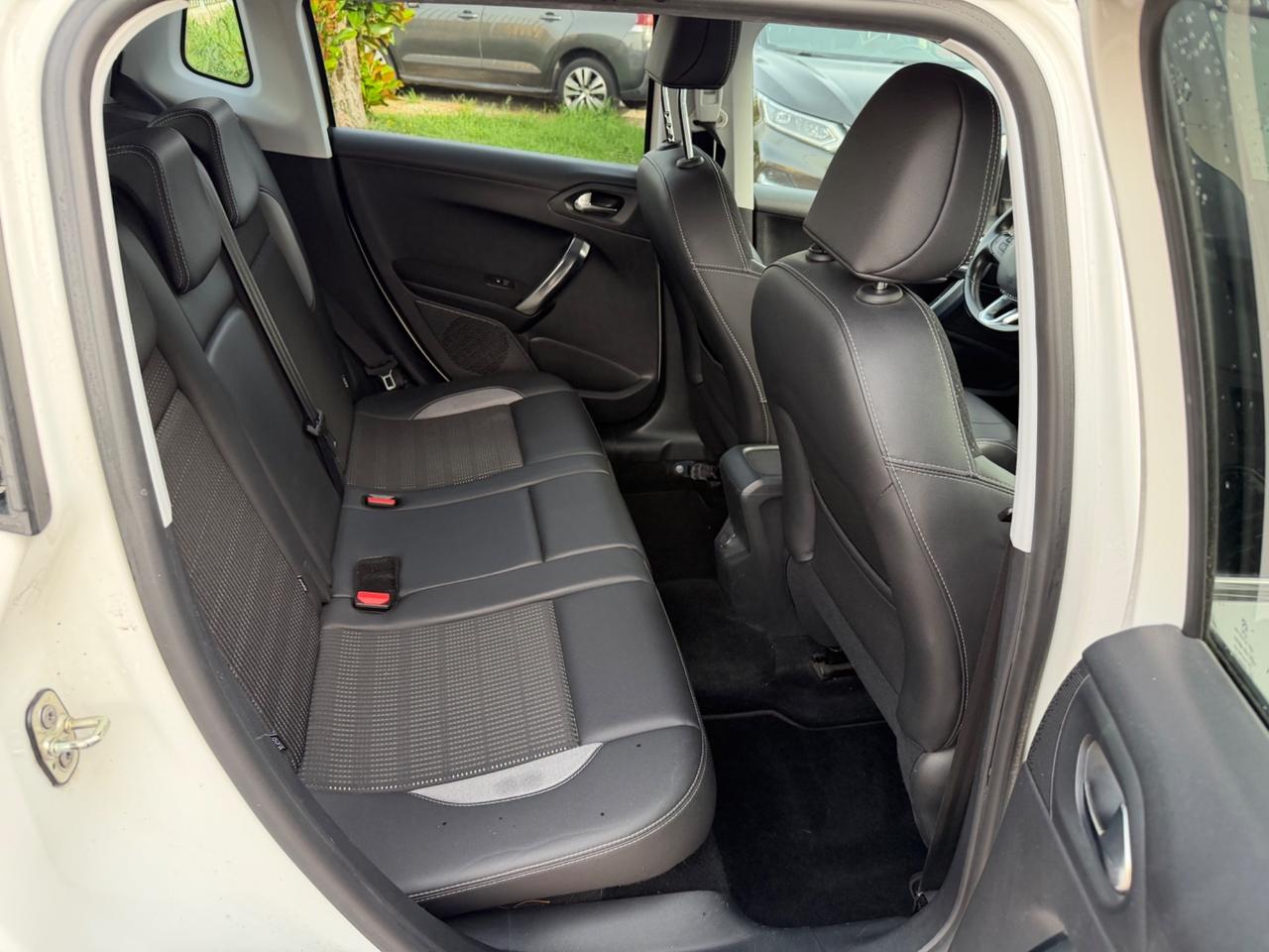 Peugeot 2008 BlueHDi 120 S&S Black Matt