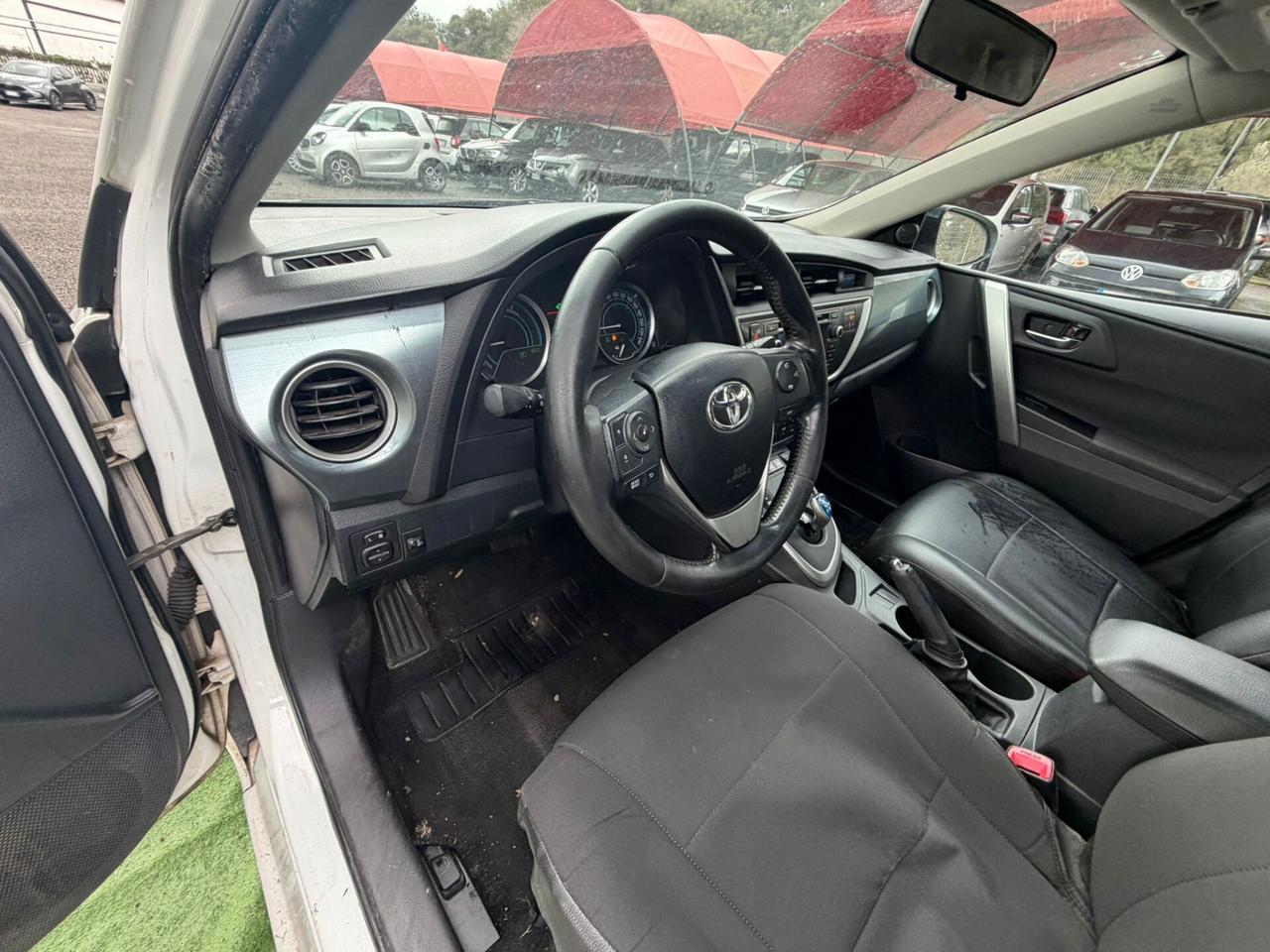 Toyota Auris Touring Sports 1.8 Hybrid Lounge