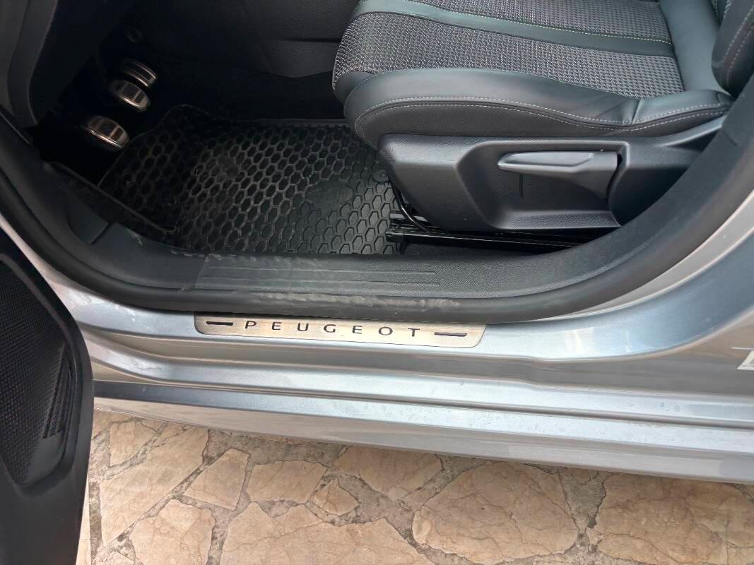 Peugeot 208 1.2 puretech GT s&s 100cv