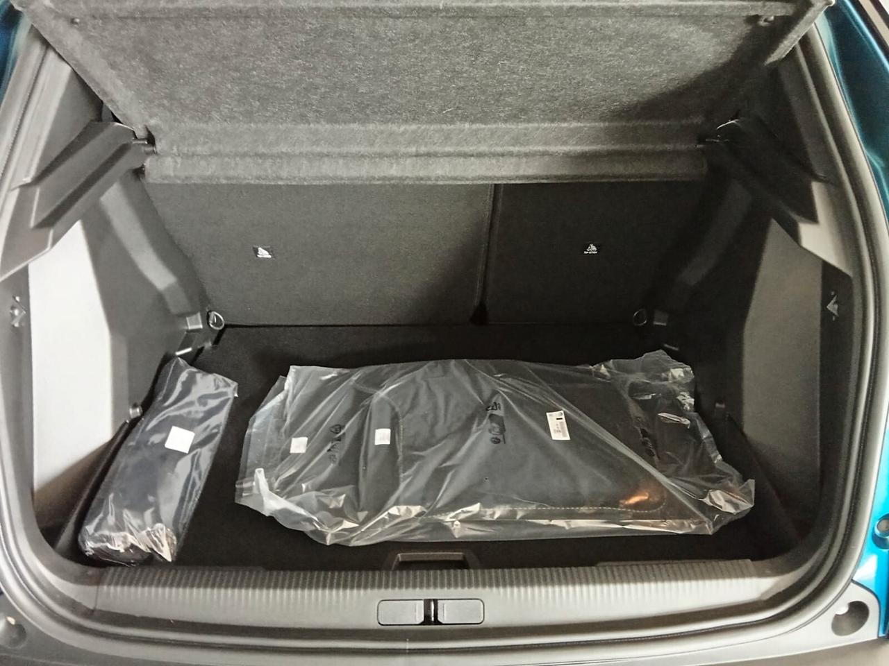 Peugeot 2008 Hybrid 145 e-DCS6 GT