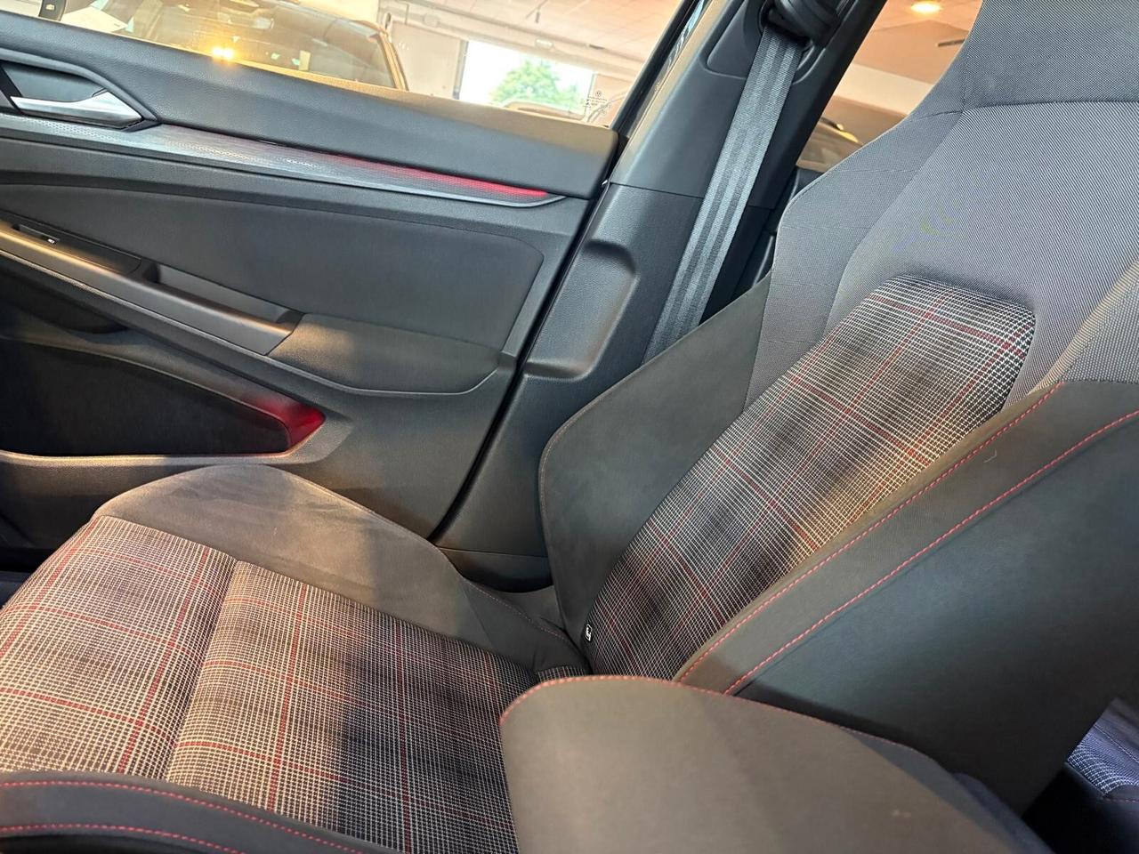 Volkswagen Golf GTI 2.0 TSI 245 CV DSG 5 porte