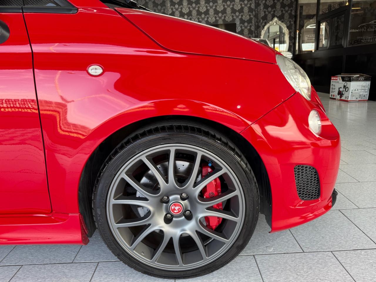 Abarth 695 ABARTH 695 TRIBUTO FERRARI 1.4 TURBO T-JET SERIE NUMERATA