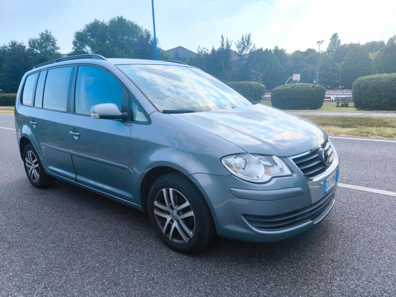 VOLKWAGEN TOURAN 1,9 TDI- 7 POSTI -OK NEOPATENTATI-KM 130000