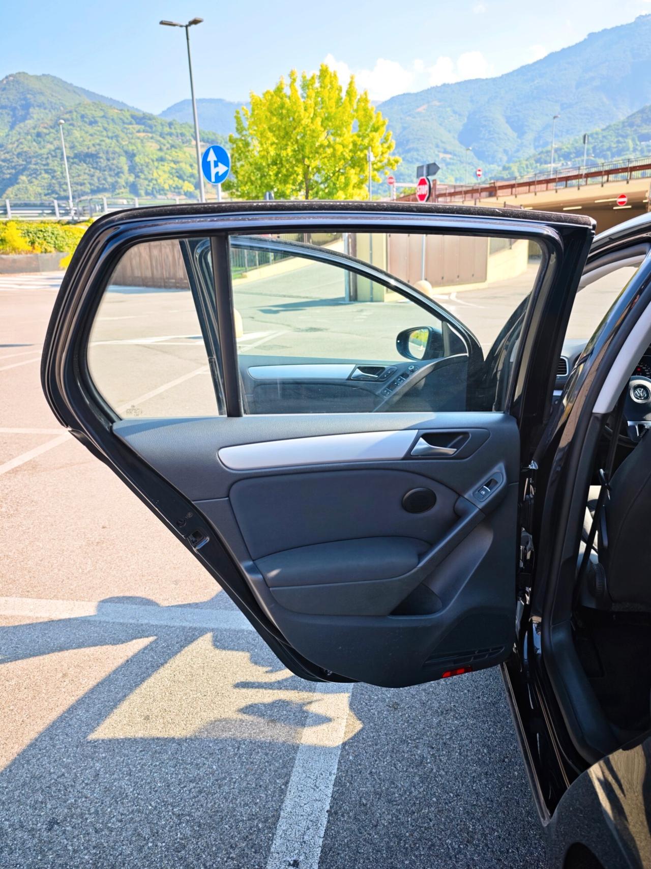 Volkswagen Golf 1.6 TDI 105 CV - PERFETTA AL 100% -