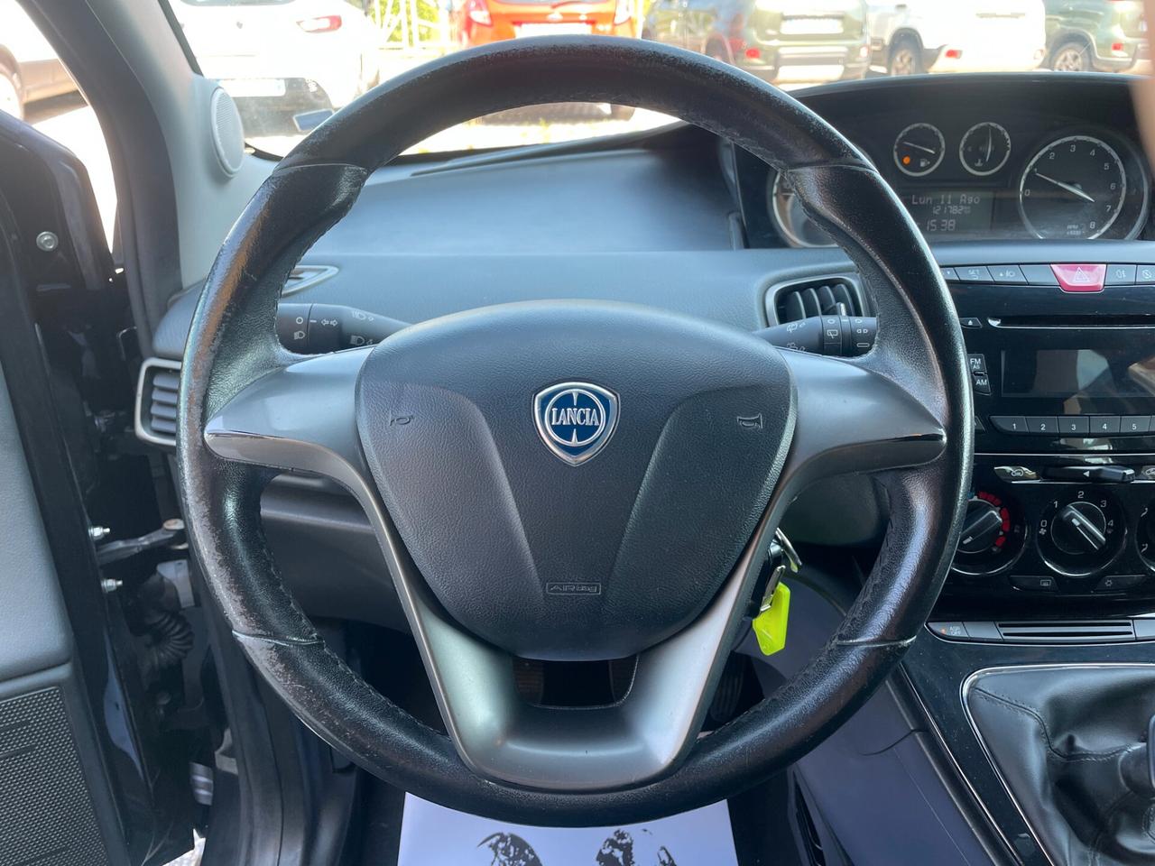 Lancia Ypsilon 1.2 69 CV 5 porte "NEOPATANTATI"