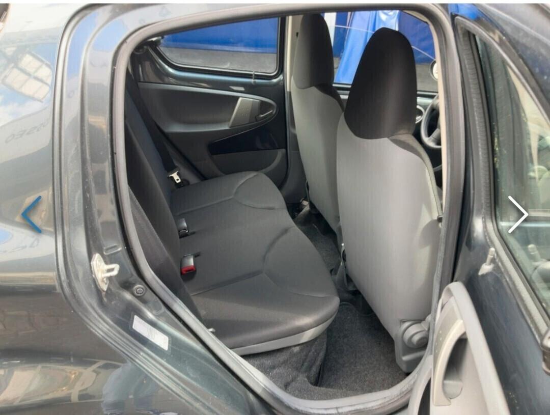 Toyota Aygo 1.0 5 porte Now Connect !KM 24.000!
