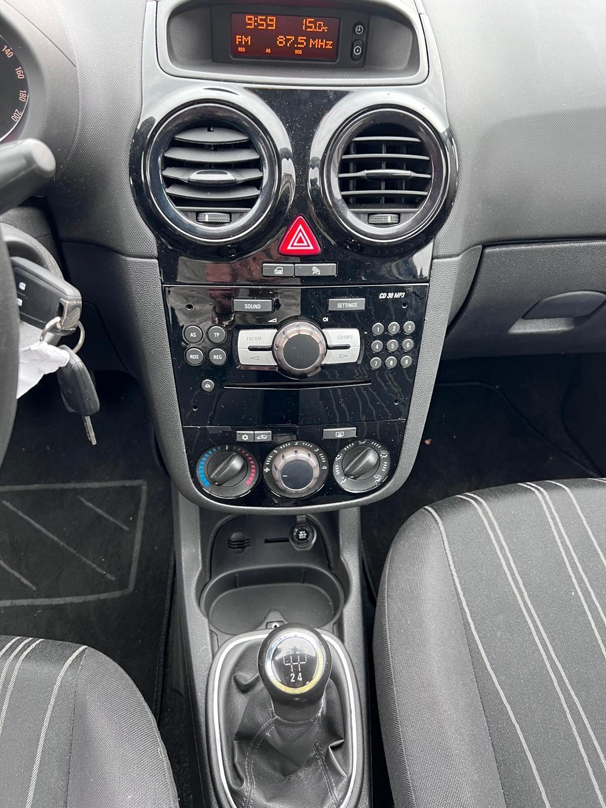 Opel Corsa 1.2 3 porte Sport
