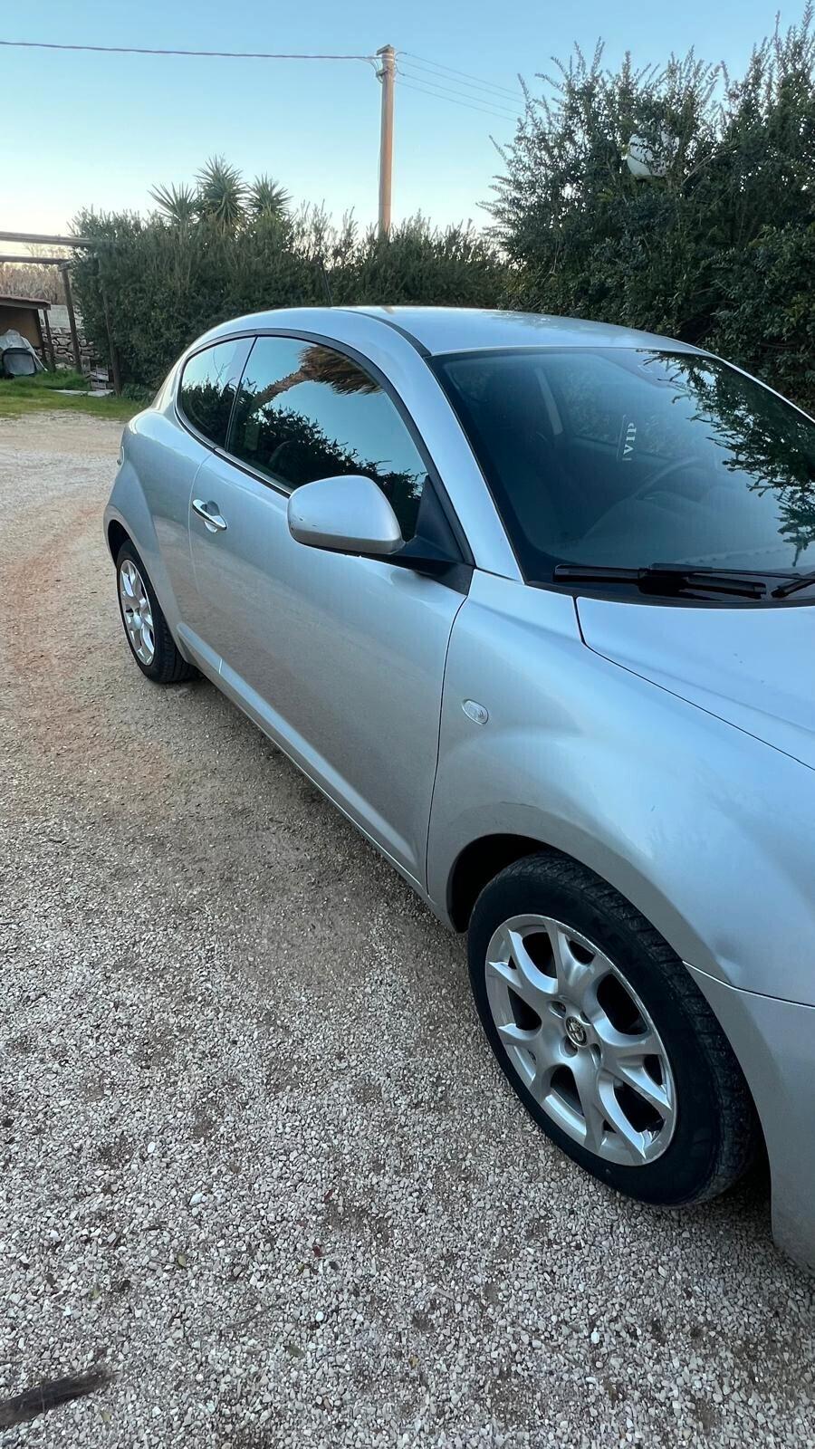 Alfa Romeo MiTo 1.6 JTDm 16V Distinctive Sport Pack