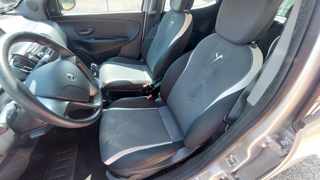 Lancia Ypsilon 1.2 69 CV 5 porte Gold