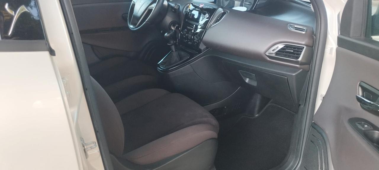 Lancia Ypsilon 1.2 69 CV 5 porte S&S Platinum