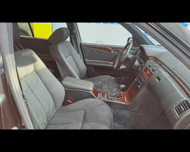 MERCEDES-BENZ E 200 k Elegance