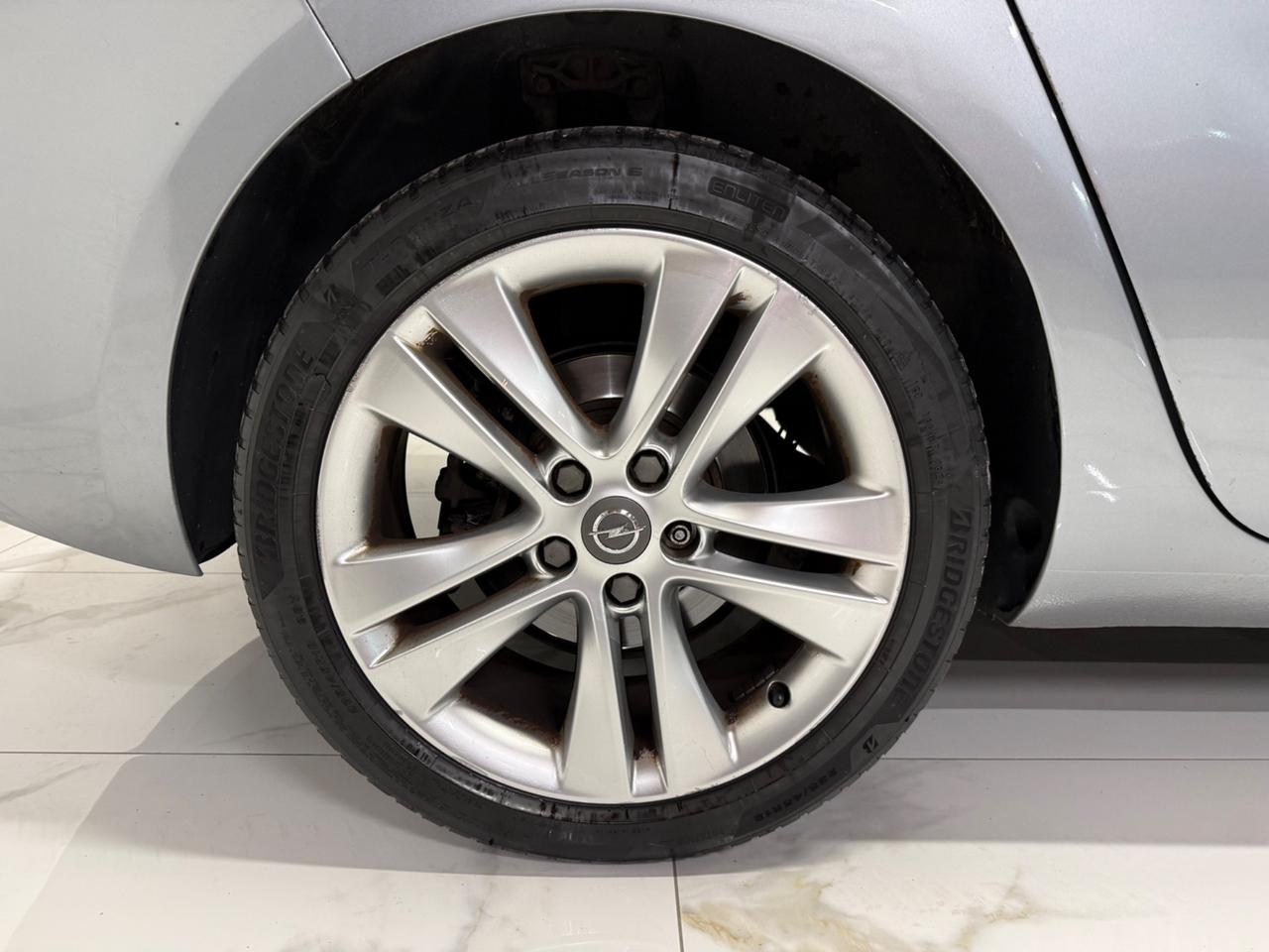 Opel Zafira Tourer 2.0 CDTi 7 POSTI