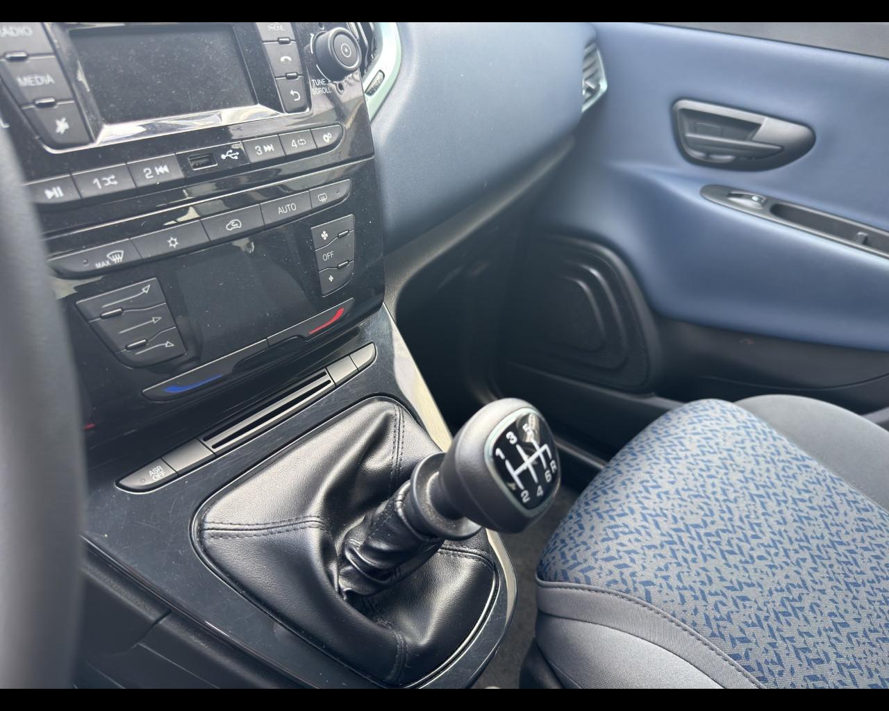 LANCIA Ypsilon 3ª serie - Ypsilon 1.0 FireFly 5 porte S&S Hybrid Oro