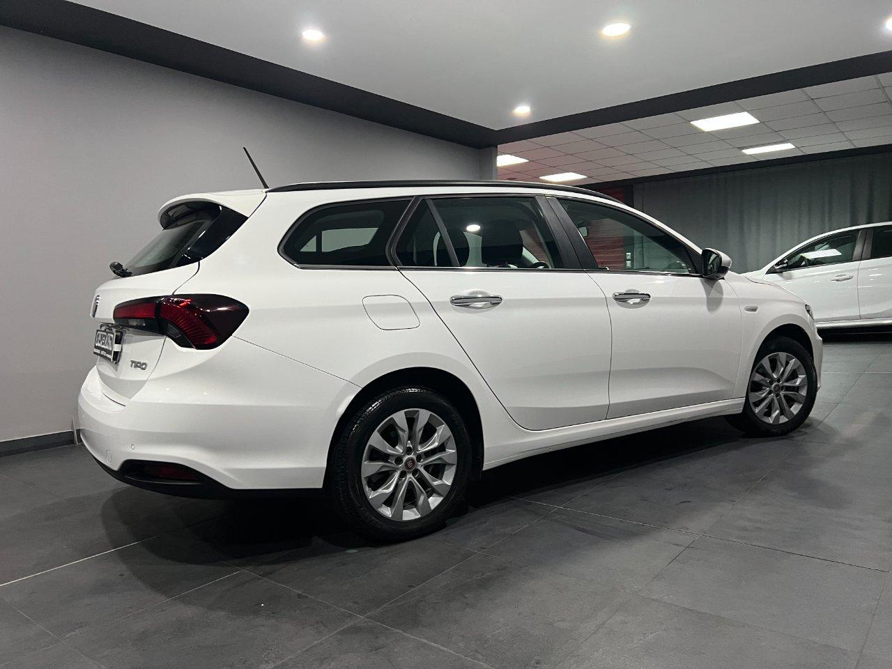 Fiat Tipo Station Wagon 1.6 mjt Lounge s&s 120cv dct my20