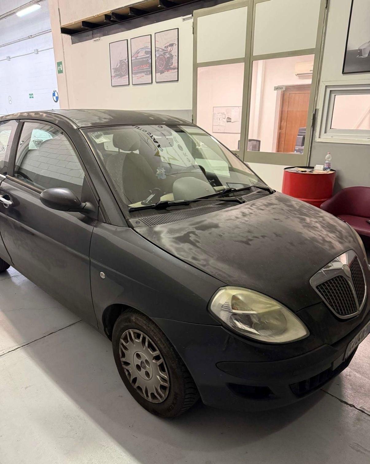 Lancia Y 1.2i cat Elefantino Blu