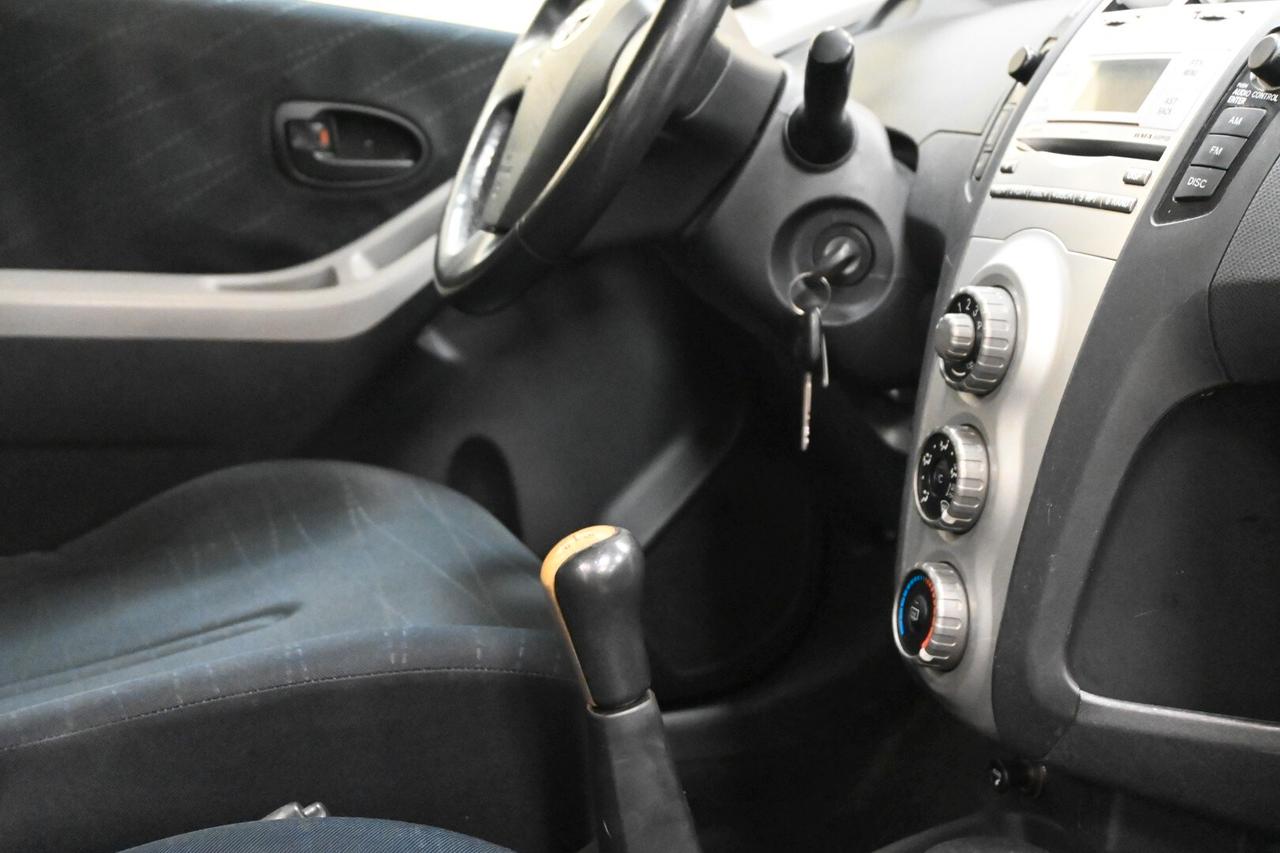 TOYOTA Yaris 2ª serie Yaris 1.0 5 porte Sol