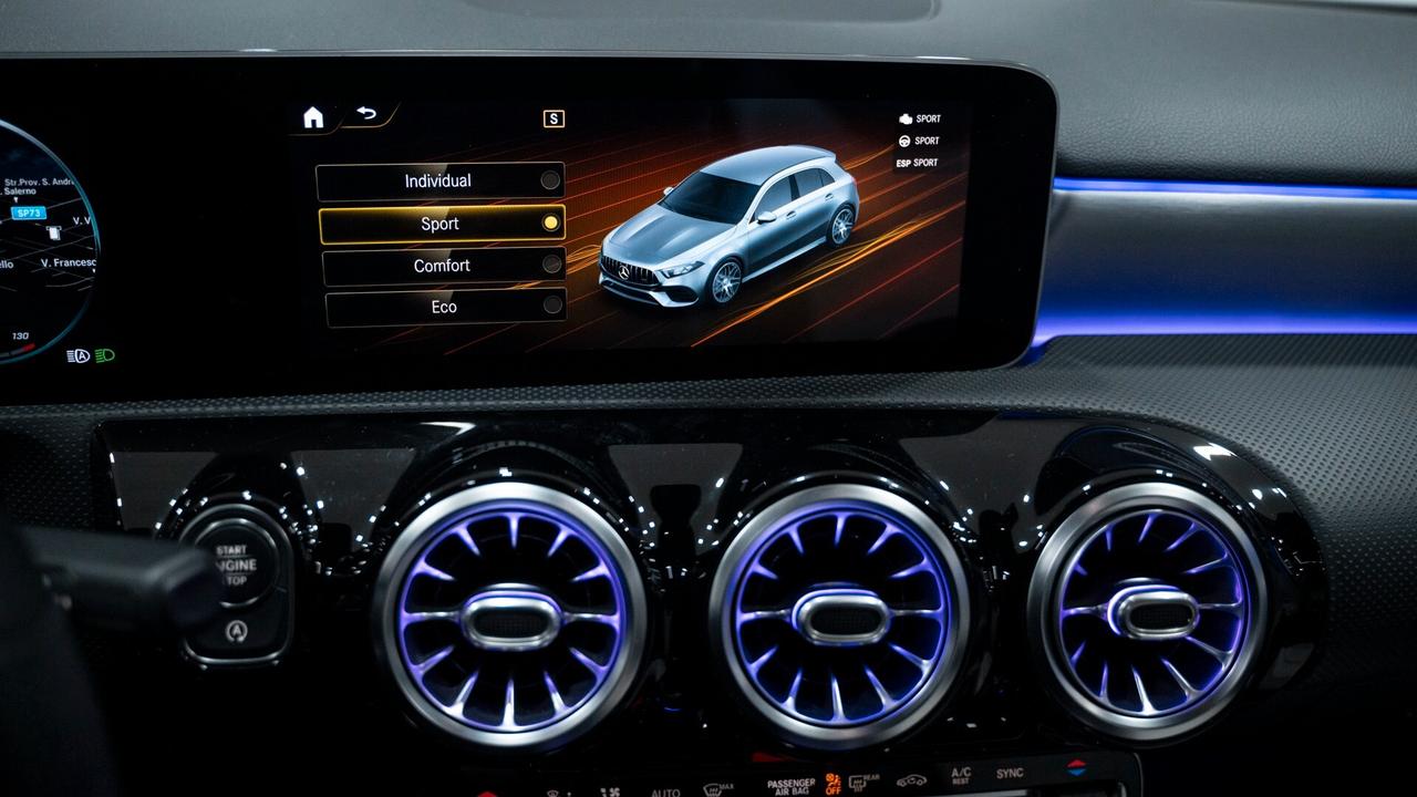 Mercedes-benz A 180 D PREMIUM PLUS AMG TETTO PACK LUCI MULTIBEAM FULL