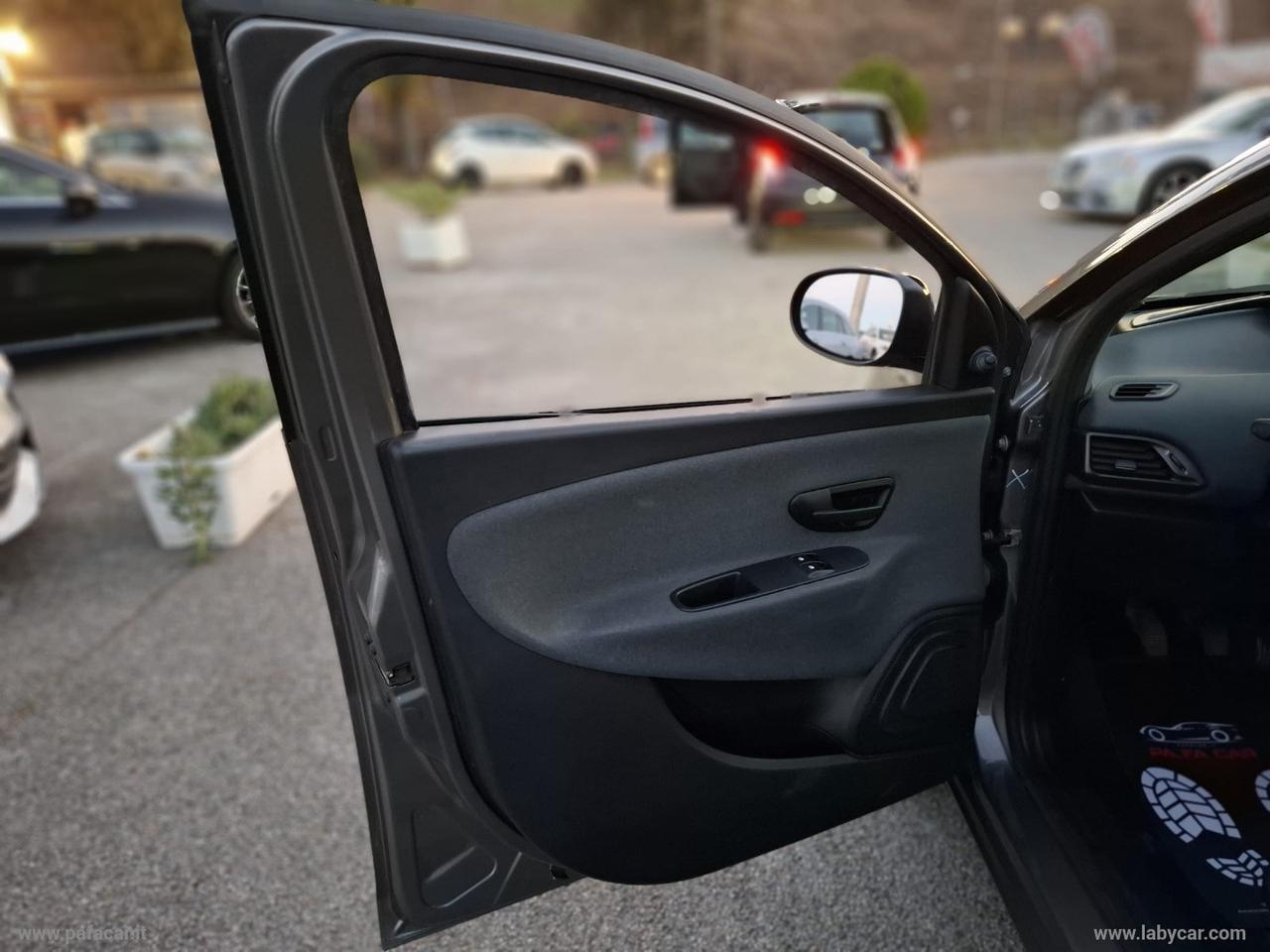 LANCIA Ypsilon 1.0 FireFly 5p.S&S Hybrid Silver