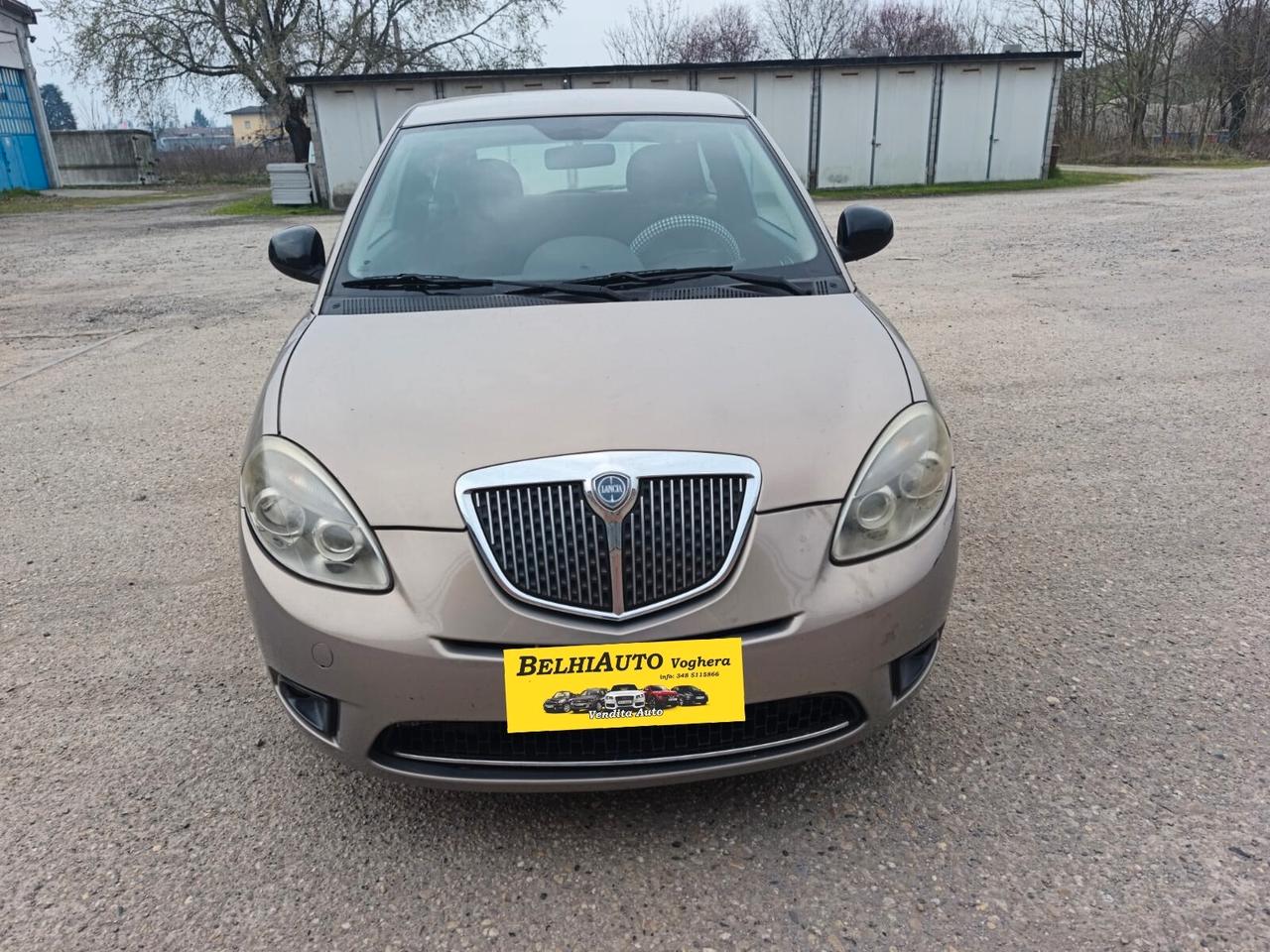 Lancia Ypsilon 2011---1.2 Benzina Neopatentati